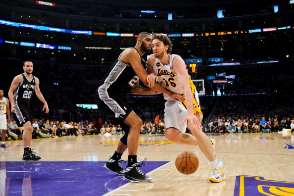 CBA常规赛第4轮最佳阵容：克里斯 徐昕 陆文博 巴里·布朗 姜伟泽（CBA常规赛第4轮最佳五人：克里斯、徐昕、陆文博、巴里·布朗、姜伟泽）