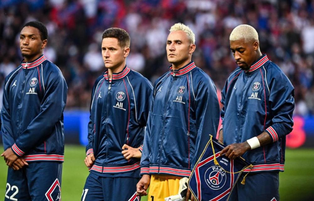 马刺三杀联盟第一！文班亚马轰19+11霸气暴扣 打得雷霆提前投降（马刺赛季第三次击败联盟第一！文班亚马19+11内线统治，雷霆提前缴械）