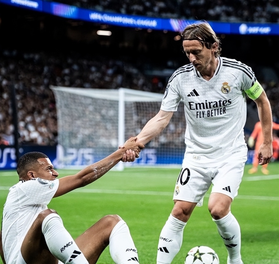 热火出局每名球员可获得5.3万美元，一人未进大名单无缘奖金（热火止步出局，全队每人领5.3万美元奖金，一人因未进名单未获分成）