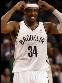 NCAA 新星一战成名（NCAA新秀一役爆红）