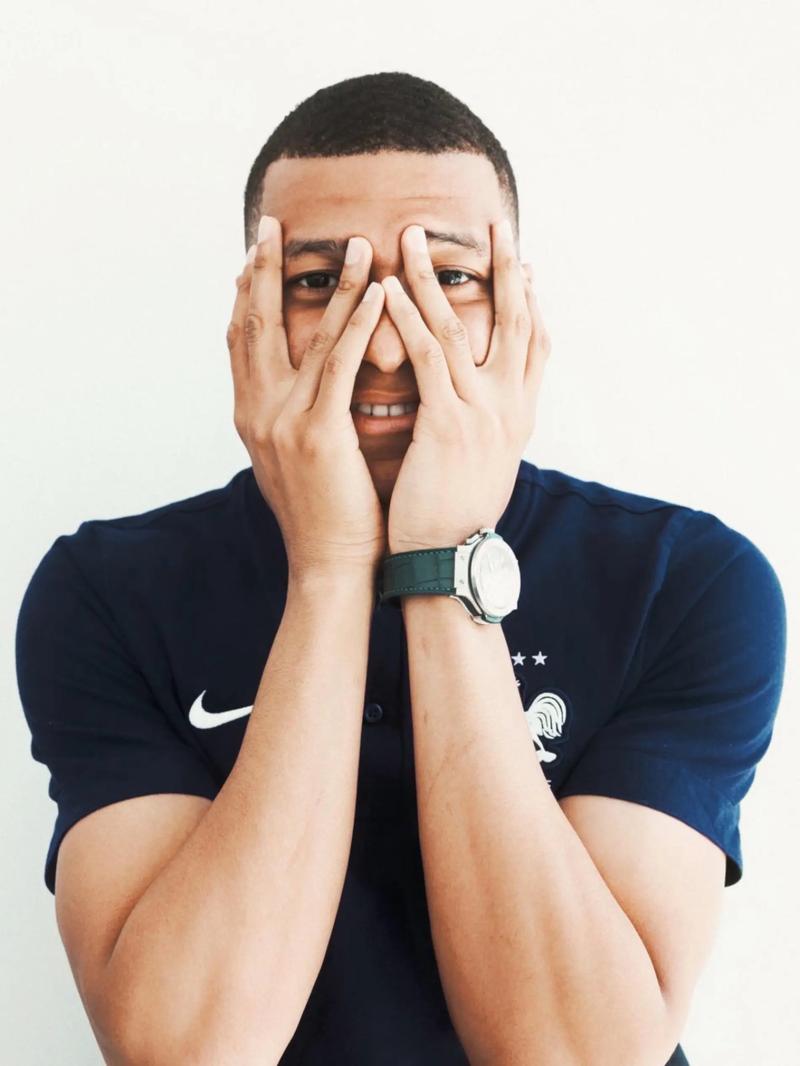 54球追平2015年的C罗，姆巴佩升至皇马球员自然年进球榜第四（姆巴佩54球追平C罗2015年纪录，升至皇马球员自然年进球榜第4）