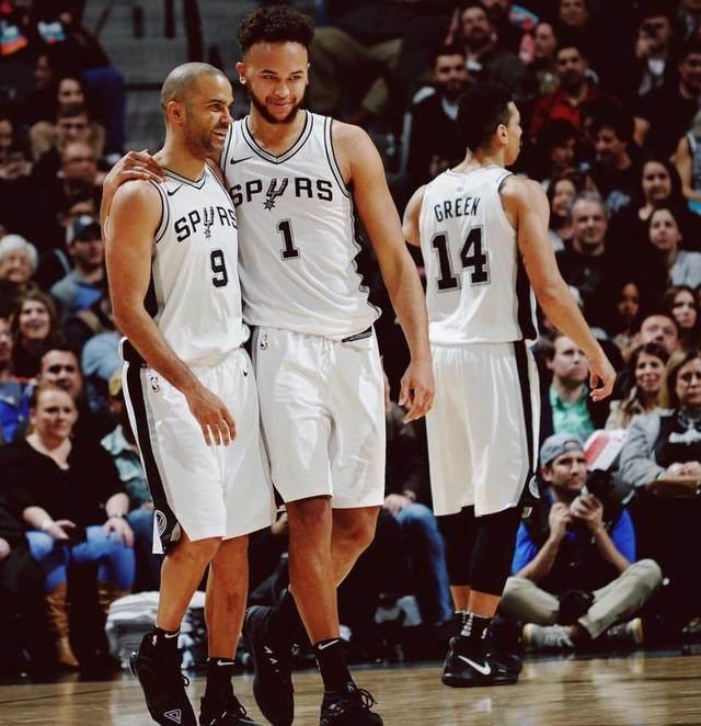 替补火力充足！凯尔登·约翰逊半场6中5高效拿下13分6板1断（板凳火力十足！凯尔登·约翰逊半场6投5中高效砍下13分6篮板1抢断）